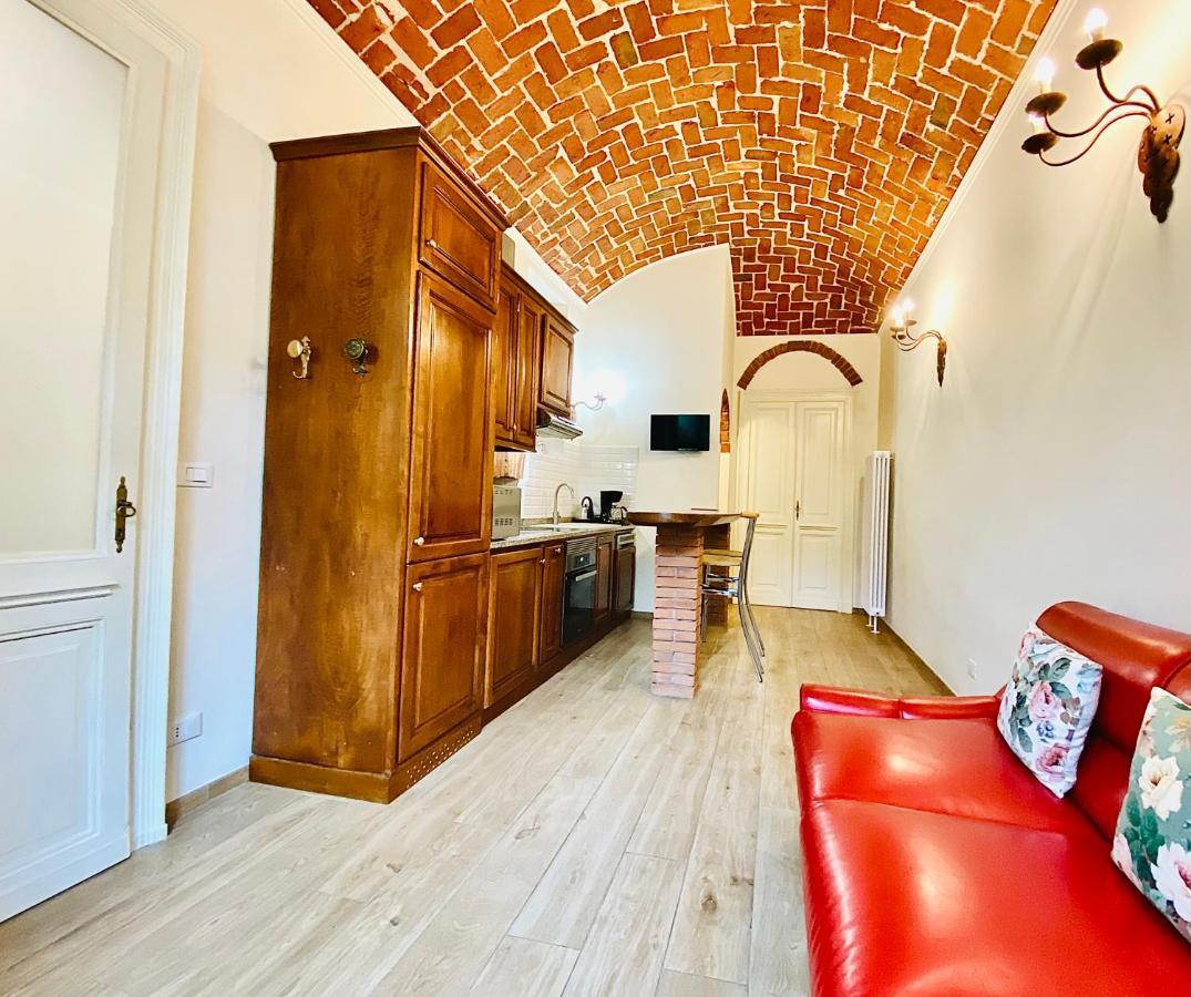 Exquisitely Renovated And Centrally Located Apartment With Free Parking Turin Exterior photo